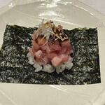 やす多” - 本鮪カマトロの寿司