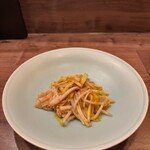 初音 - ヤリイカと黄ニラの炒め