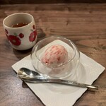 初音 - あまおうのヨーグルトアイス