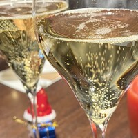 IMPASTO - まずはスパークリングで乾杯
