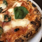 Pizzeria Vento e Mare - ランチマルゲリータ（サラダ、ドリンク付き）：１４００円のマルゲリータ
