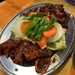 大衆焼肉 ジンギスカン - ジンギスカン6 ハラミ2 野菜2