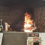 茨城地のもの わらやき料理 たたきの一九 - カツオを藁焼き