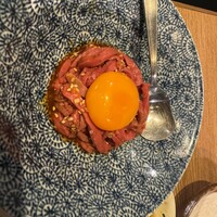 炭火焼肉ホルモン うしごろ 中目黒店 - 極上月見ハツユッケ