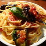 バーダニーディン - パスタを取り分けて