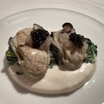 レ・シャンドール - 【先付け】
      浦村牡蠣のショー・フロワ仕立てキャビア添え