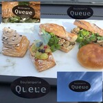 Boulangerie Queue - 