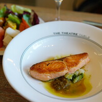 THE THEATRE TABLE - 【前菜ビュッフ付ランチ】お魚＆お肉のWメイン・選べるデザートなど全4品＋ドリンクバー (￥4,300)