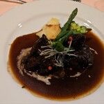 ラ・プーラルド - 牛肉の赤ワイン煮込み