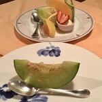 ステーキハウス キッチンリボン - 女性のデザートは豪華です。