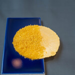 プレゼンテ スギ - 2023.12 サフラン煎餅と自家製ブランデー漬け1年熟成ボラ子カラスミ