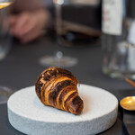 プレゼンテ スギ - 2023.12 クロワッサン（六条大麦パウダー掛け）