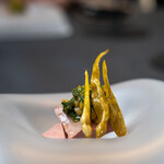 プレゼンテ スギ - 2023.12 からの恵み（青首レバーのコンフィ、ニラと新生姜のソース、大根鞘の糠漬けソテー）