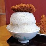 キッチンオトボケ - ミックスフライ定食（特盛）、生卵920円