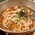 吟醸マグロ - 〆のうどんをしゃぶしゃぶの鍋に投入(出汁は追加される)