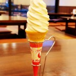 レストラン　ロータスカフェ - ソフトクリーム バニラ（330円）