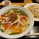 Kyouka - 豚骨台湾ラーメンと炒飯セット