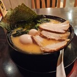 横浜家系ラーメンきがる家 - 家系味噌ラーメン  MAx盛り ほうれん草 トッピング