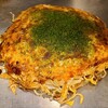 お好み焼き かげまる - 肉玉そば(税込850円)
・茹で脱脂胚芽生麺(原田製麺)
・ミツワソース(お好み村はミツワソース)
・焼き方:仕上げに強く押さえる
・焼き上がりの形:整った焼き上がり