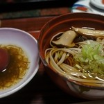 ニュー かどや - きのこ蕎麦。