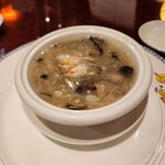 萬珍樓 本店 - 海鮮きのこのスープ