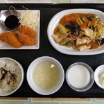 Shiriuchi Kakigoya - かきづくし定食