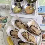知内かき小屋 - 蒸し牡蠣(5個)