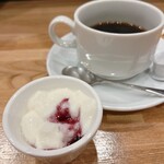 Akita Kushiyaki Domanin - ランチのデザートとコーヒー