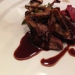 ラシーヌ - ディナーメイン。キジバトのロースト！骨に付いた肉がナイフとフォークでは太刀打ち出来ず！イキマシた！手でガブリエル！