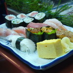 すし処 いけ田 - おまかせ にぎり￥1400　（’13.12）