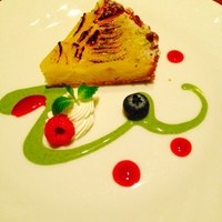 小岩井農場TOKYO  - リンゴのタルト！クリスマスカラー☻