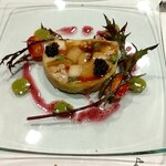 ビストロ　アギャット - 鮑　オマール海老　帆立　雲丹　海の幸のテリーヌ　華やかなクリスマスリース仕立てキャビア添え