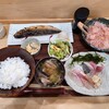 Isoryouri Kouriki - ものすごい鯖焼定食 お刺身付き (1430円)、本枯れ節 [右上] (440円) を追加