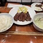 牛たん料理 閣 - A定食4枚