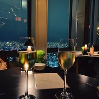 ザ タヴァン グリル＆ラウンジ - 