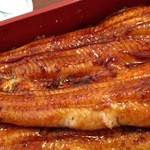 うなぎ亭 友栄 - うなぎ、重なっていますよ！