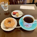 ツェーンコーヒー - ドーナツとブルーマウンテンブレンド