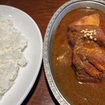 DEVIL CURRY - 豚肉はホロホロ