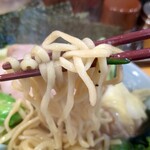 横浜家系ラーメン みと家 - 麺