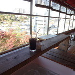 カシュカシュカフェ - 足湯につかりながら飲むアイスコーヒーは最高なのです