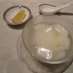 桃花林 - 杏仁豆腐レモン添え