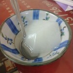 天龍菜館 - ショウガ入り杏仁豆腐