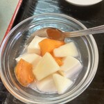 中国料理 頤和園 - 杏仁豆腐かな