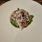 Osteria Profumo - 生ハムとパルミジャーノレッジャーノのベビーリーフサラダ