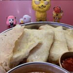 インド料理レストラン＆バー アルシー - チーズナン他