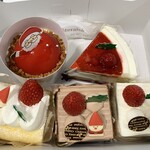 シャトレーゼ - やはり「赤」がメインのケーキが多いですねd(^o^)b