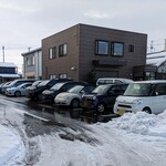 鰹そば田ヶ久保 - 裏の駐車場