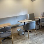 ハナ カフェ - テーブル席