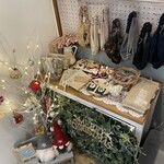 ハナ カフェ - 小物を販売していました