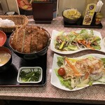 Meijitei - ソースかつ丼、桜肉たたき、野菜サラダ(ハーフ)